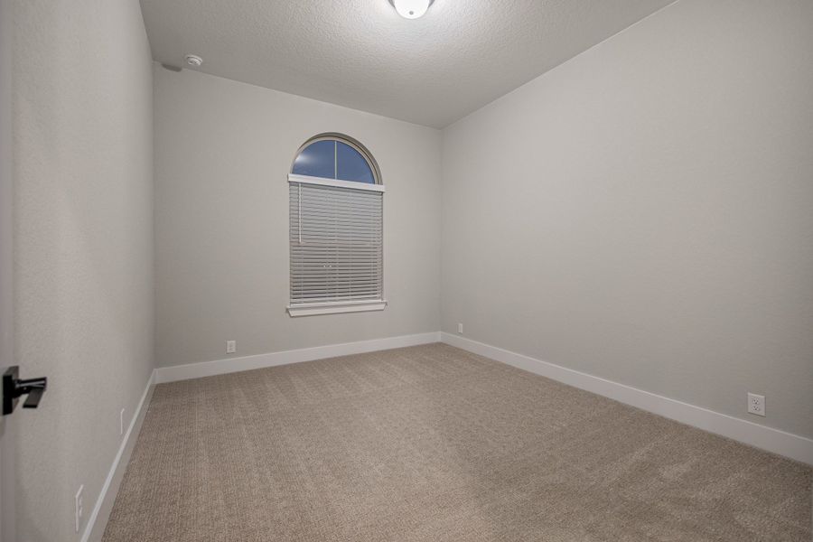Spacious, unfurnished interior of a new home in The Reserve at Potranco Oaks, Castroville (Image 32).