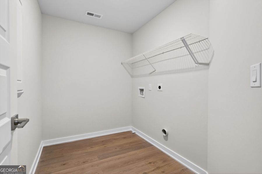 Spacious, unfurnished interior of a new home in The Manor at Gainesville Township, Gainesville (Image 38).