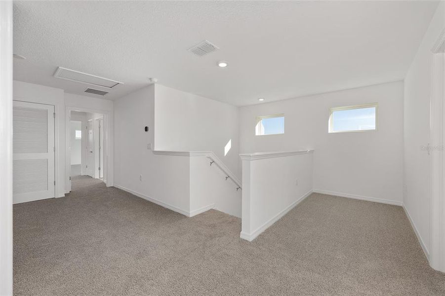 Spacious, unfurnished interior of a new home in Calesa Township, Ocala (Image 31).