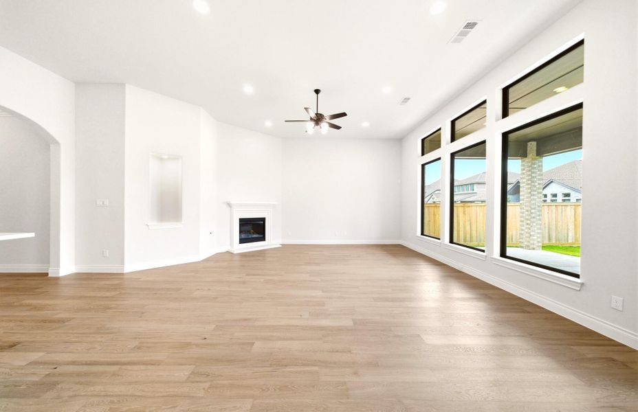 Spacious, unfurnished interior of a new home in Bridgeland 60′, Cypress (Image 39).
