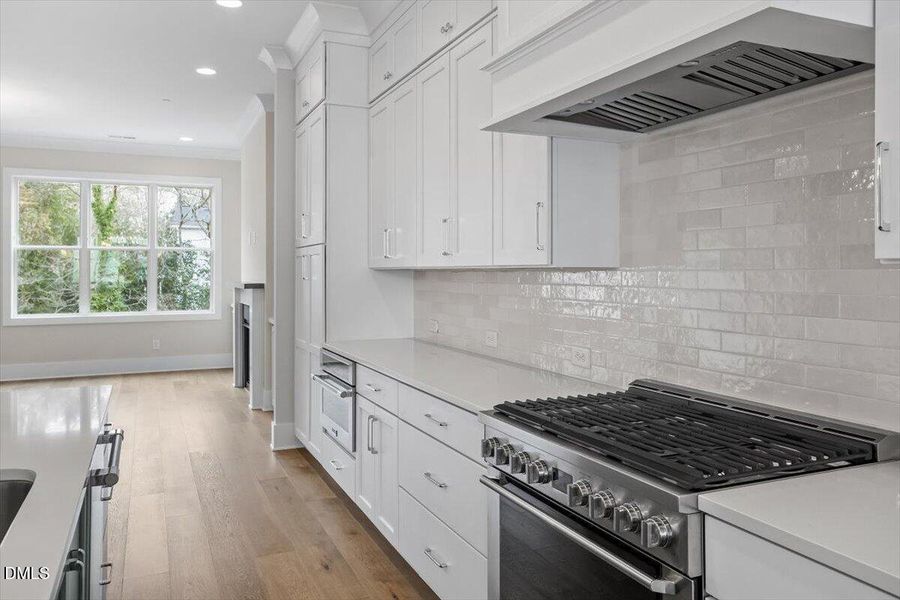 24-810 Maple Berry Ln 105 [2743088]_24