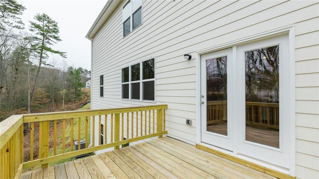 Exterior details and patio area of a home in Brooks Station, Dacula (Image 16).
