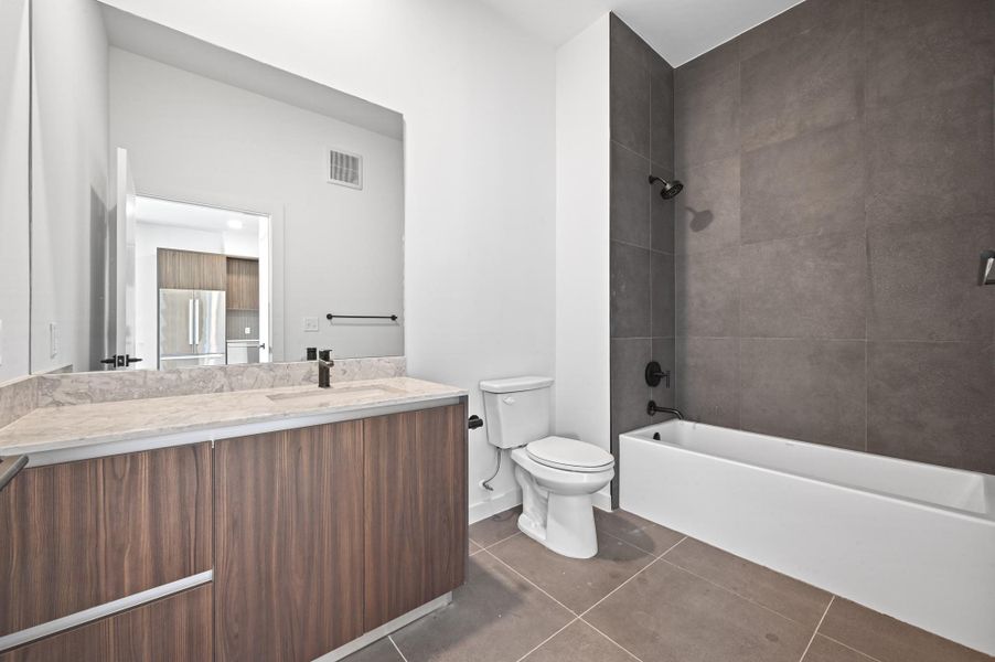 secondary bathroom