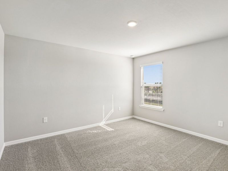 Spacious, unfurnished interior of a new home in Crescent Lakes - Premier Series, Punta Gorda (Image 21).