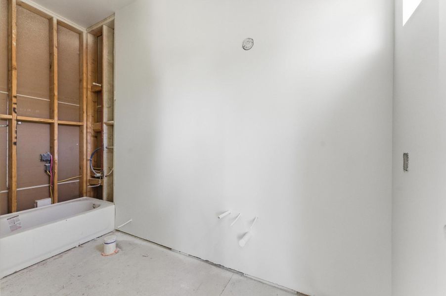 Another upstairs secondary bathroom with tub/shower combo. Another upstairs secondary bathroom with tub/shower combo.