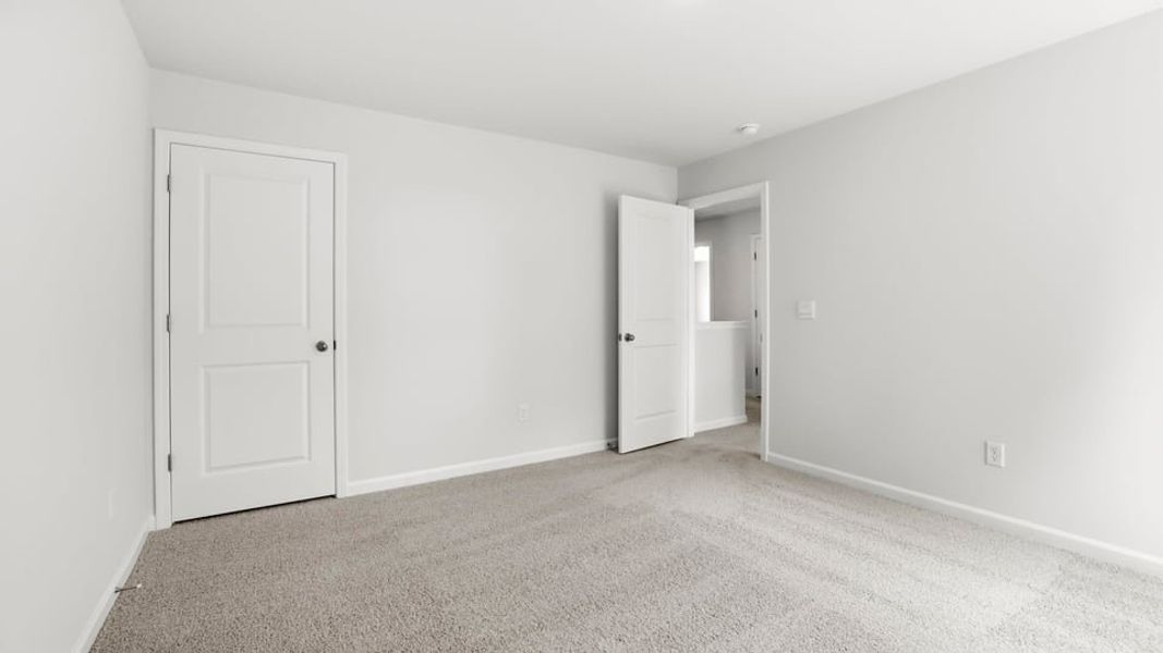 Spacious, unfurnished interior of a new home in Woodglen, Piedmont (Image 26).