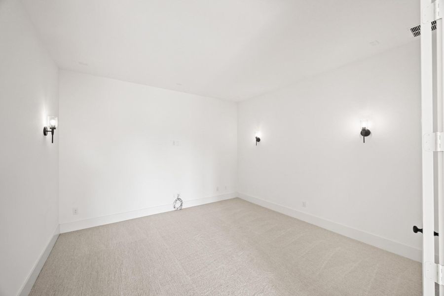 Spacious, unfurnished interior of a new home in Bentwood Farms, Montgomery (Image 25).