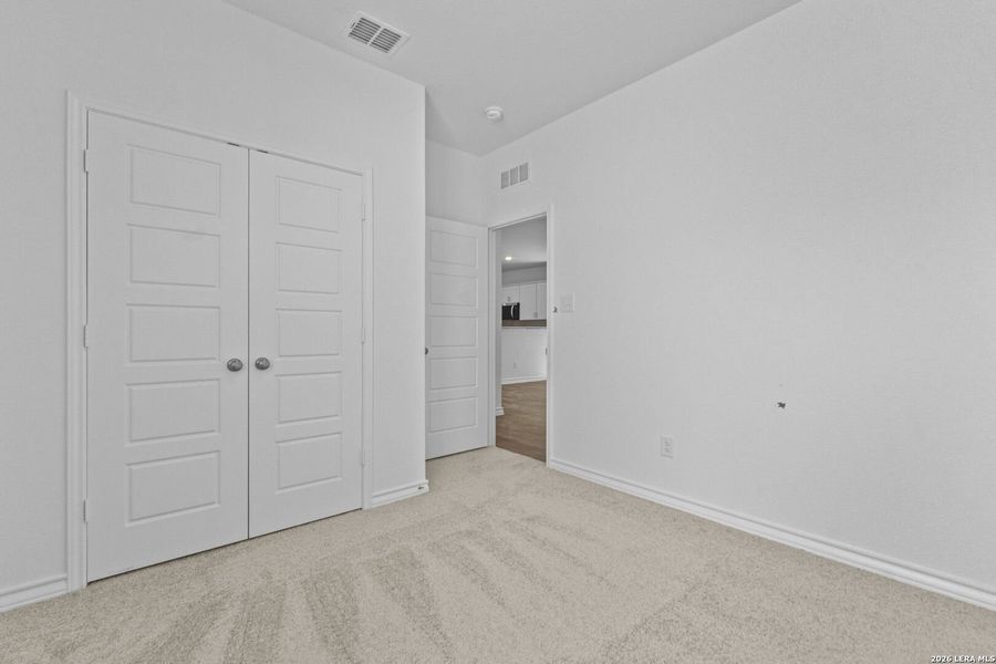 Spacious, unfurnished interior of a new home in Corley Farms, Boerne (Image 27).