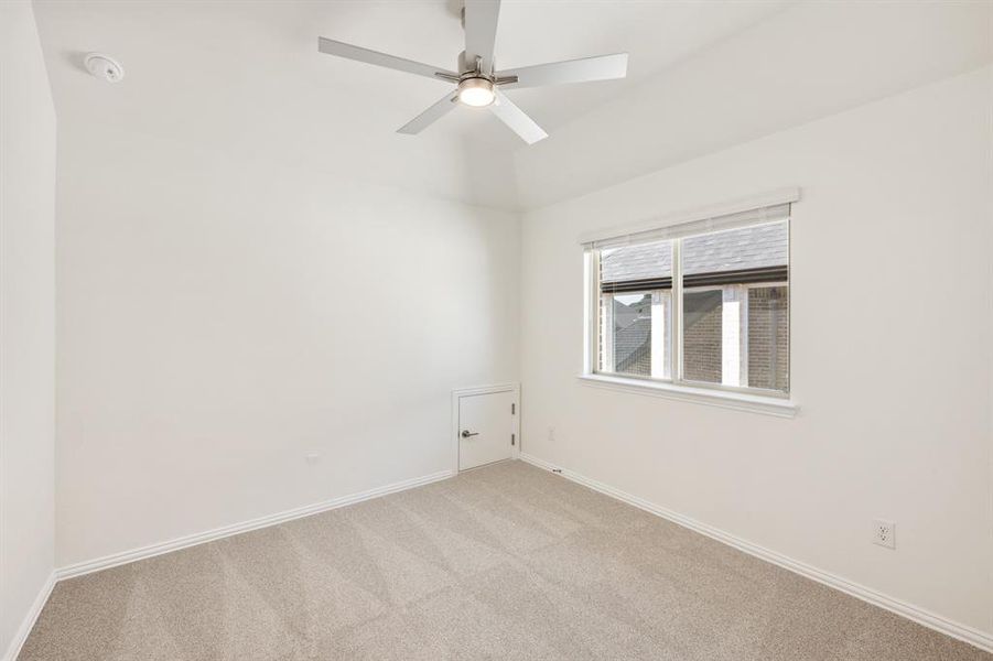 Spacious, unfurnished interior of a new home in Creekview Meadows, Pilot Point (Image 36).