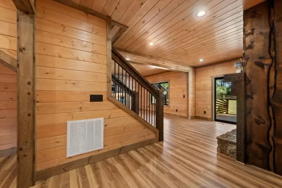 Image 57 of a home in .