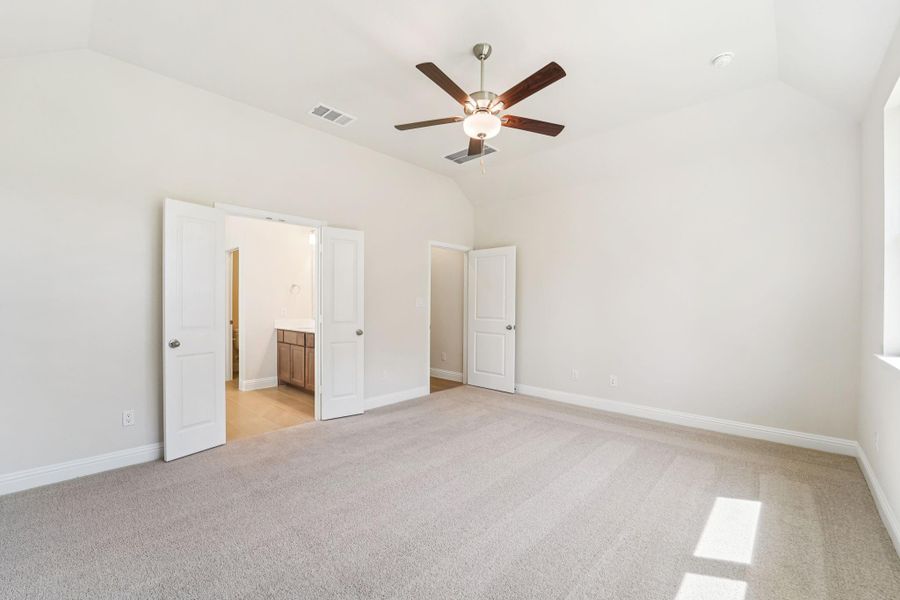 Spacious, unfurnished interior of a new home in Evergreen 40', Conroe (Image 30).