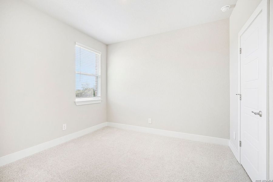 Spacious, unfurnished interior of a new home in Carmel Ranch, Schertz (Image 38).