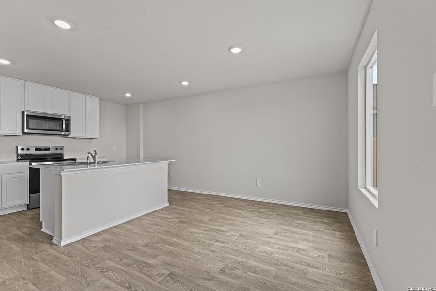 Spacious, unfurnished interior of a new home in Swenson Heights, Seguin (Image 38).