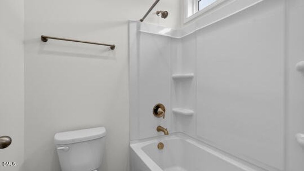Manors at Haywood Glen_Lucas G_301_White