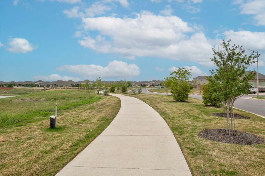 Pristinely-maintained streets and walking trails! Pristinely-maintained streets and walking trails!