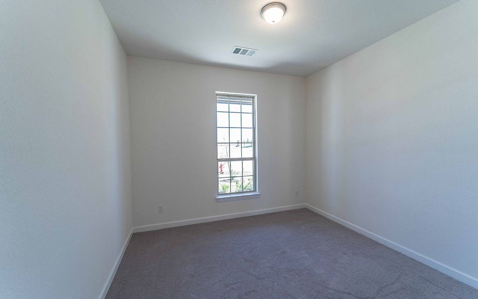 Spacious, unfurnished interior of a new home in Sonoma Verde, Rockwall (Image 20).