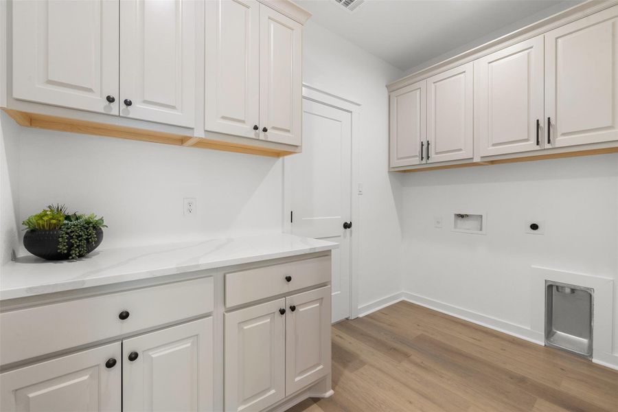 Furnished interior view inside a new home in , Bryan (Image 13).