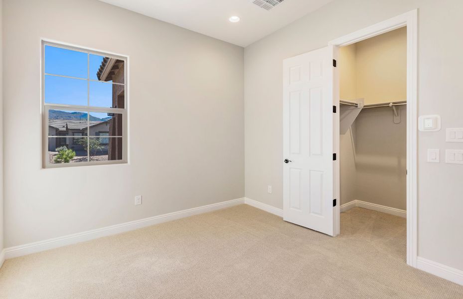 Spacious, unfurnished interior of a new home in Vistoso Canyon Estates, Oro Valley (Image 18).