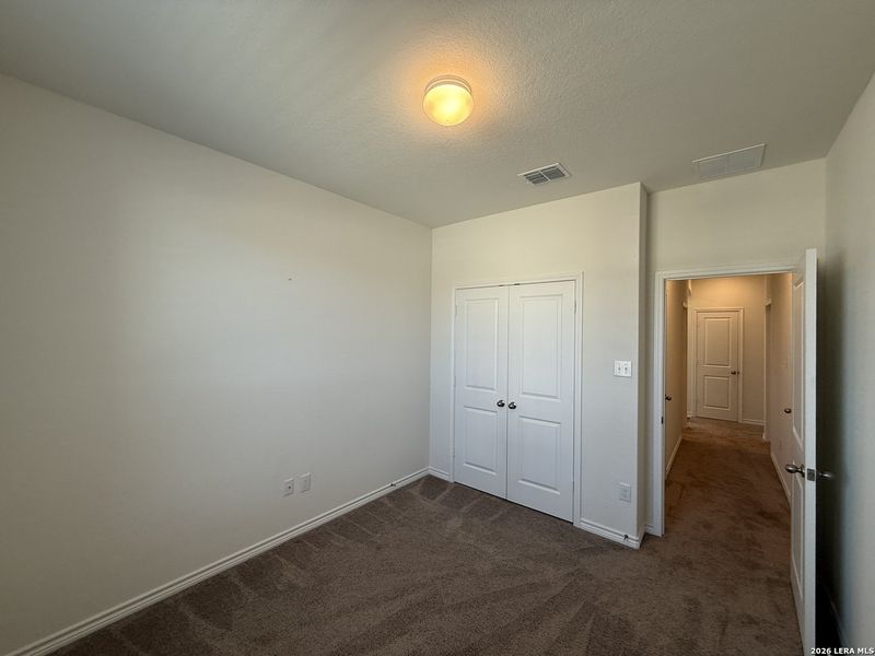 Spacious, unfurnished interior of a new home in Legend Point, New Braunfels (Image 31).
