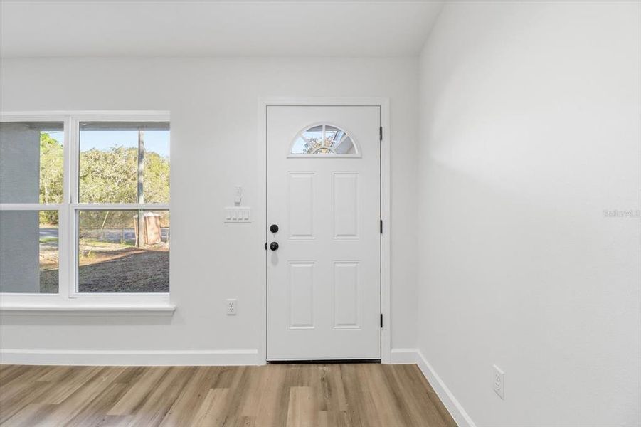 Spacious, unfurnished interior of a new home in , Citrus Springs (Image 17).