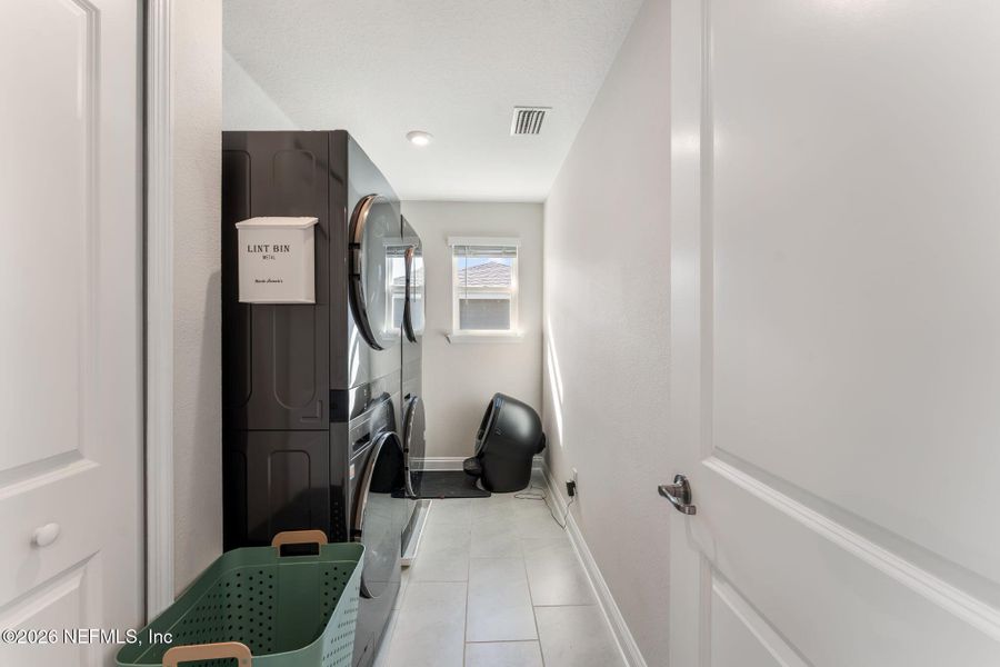 Furnished interior view inside a new home in Olde Mandarin Estates, Jacksonville (Image 29).