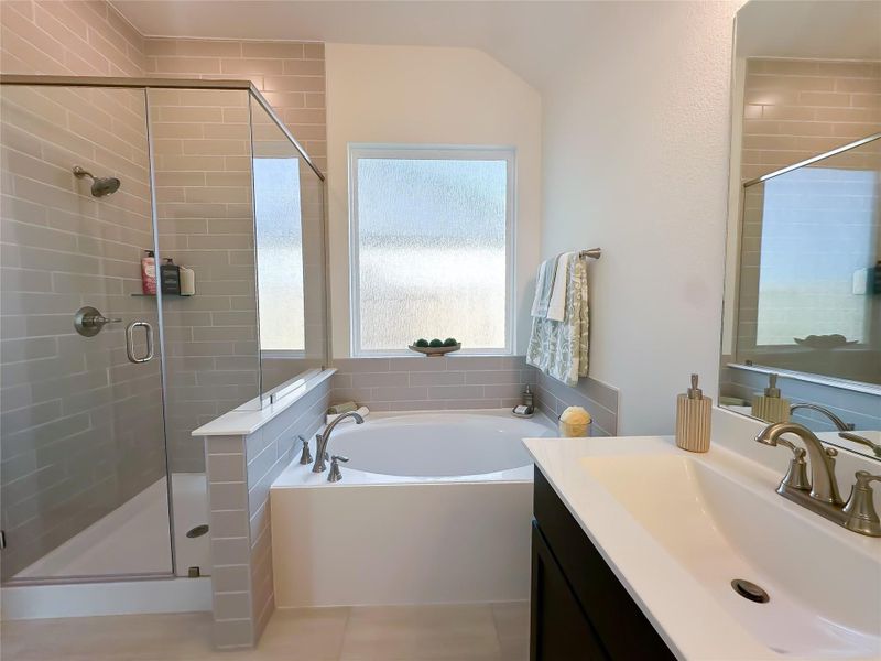 Furnished interior view inside a new home in Jordan Ranch, Fulshear (Image 8). Furnished interior view inside a new home in Jordan Ranch, Fulshear (Image 8).