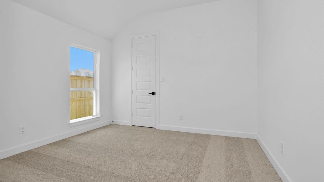 Spacious, unfurnished interior of a new home in Fulshear Lakes, Fulshear (Image 7). Spacious, unfurnished interior of a new home in Fulshear Lakes, Fulshear (Image 7).