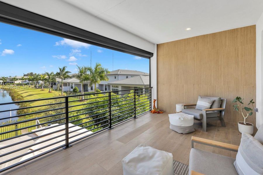 Exterior details and patio area of a home in , Boca Raton (Image 3).