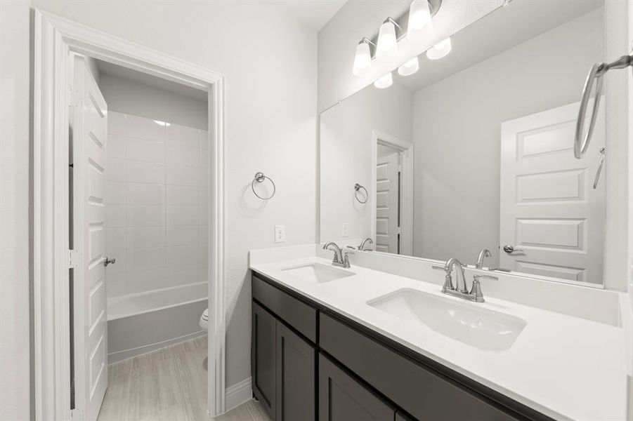 21. 721 Phoenix - 2ND Bath