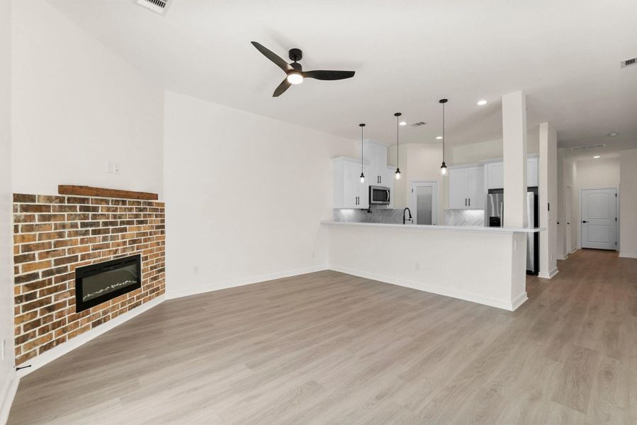 Spacious, unfurnished interior of a new home in , Willis (Image 21).