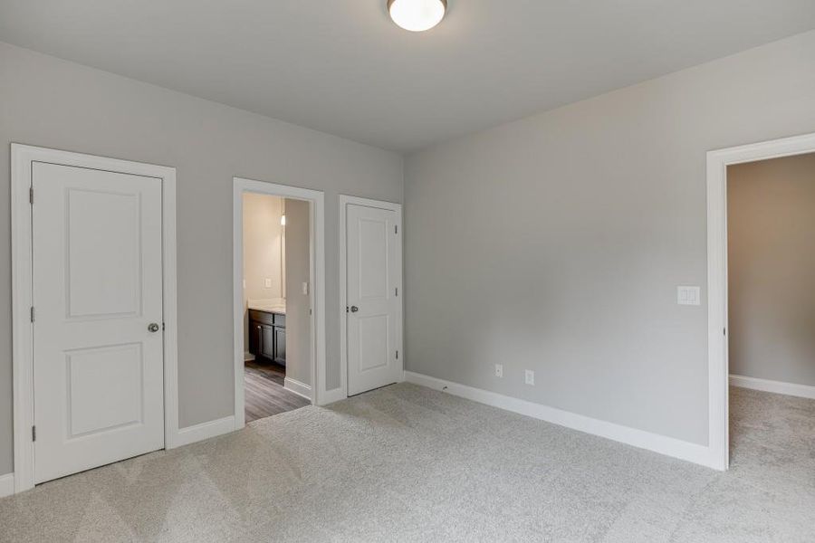 Spacious, unfurnished interior of a new home in Hemingway, Flowery Branch (Image 36).