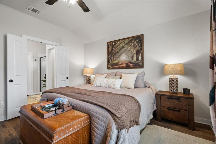 Furnished interior view inside a new home in Trail Creek, Cleburne (Image 22).