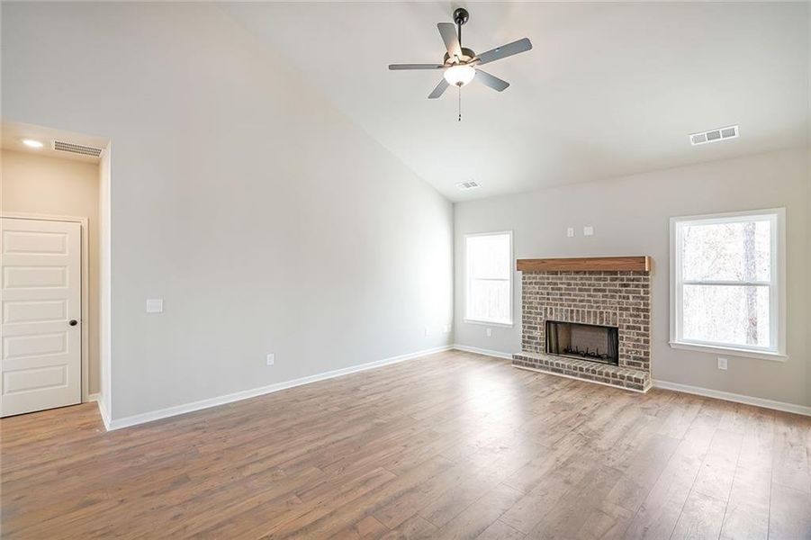 Spacious, unfurnished interior of a new home in , Dawsonville (Image 15).