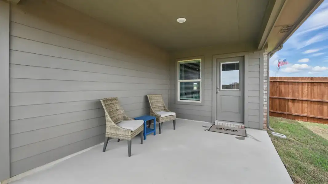 Exterior details and patio area of a home in Valley Brook, Fort Worth (Image 2).