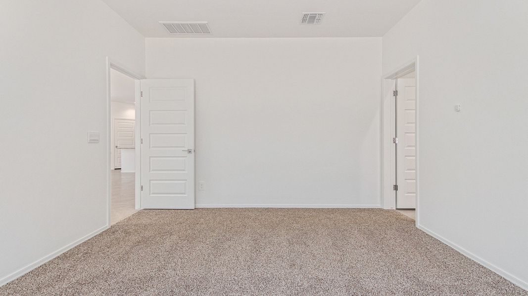 Spacious, unfurnished interior of a new home in Sycamore Vista, Vail (Image 25).