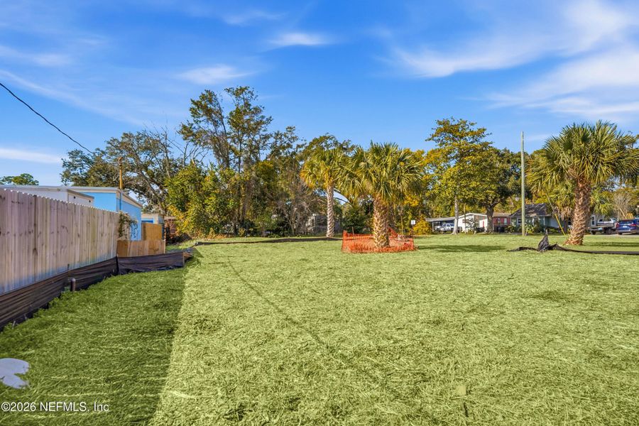 Exterior details and patio area of a home in , Jacksonville (Image 22).