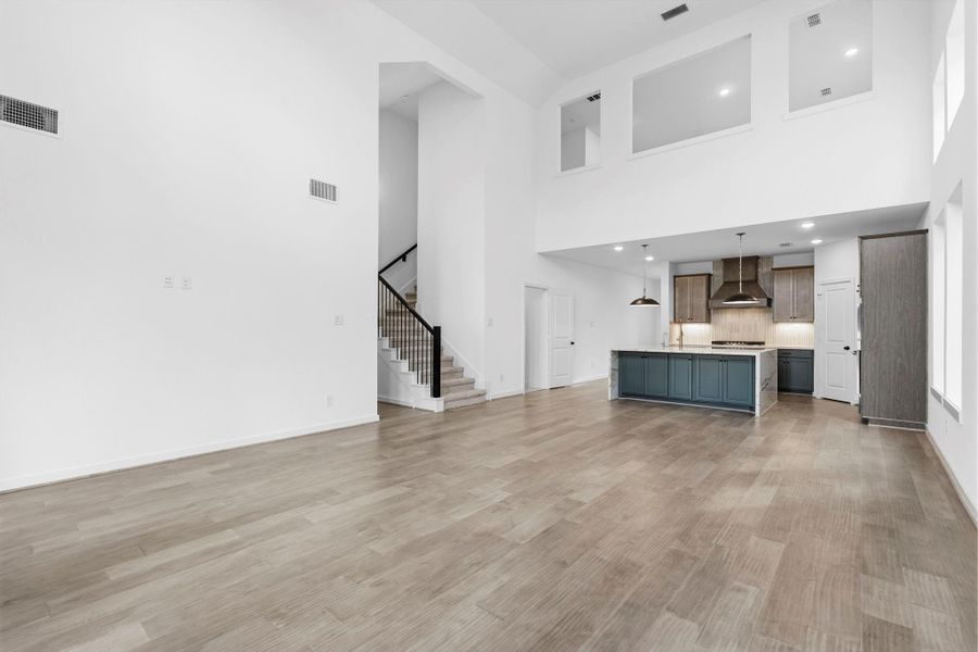 Spacious, unfurnished interior of a new home in Sienna 45', 50', Missouri City (Image 29).