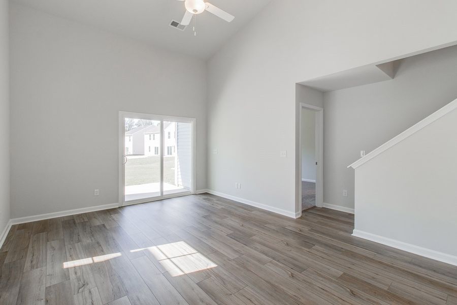 Spacious, unfurnished interior of a new home in Bluefield, Lexington (Image 19).