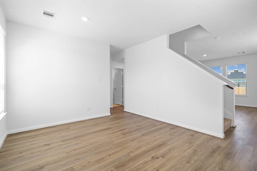 Spacious, unfurnished interior of a new home in Sunset Grove South, Hitchcock (Image 6). Spacious, unfurnished interior of a new home in Sunset Grove South, Hitchcock (Image 6).