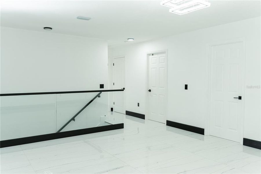 Spacious, unfurnished interior of a new home in Storey Creek, Kissimmee (Image 13). Spacious, unfurnished interior of a new home in Storey Creek, Kissimmee (Image 13).