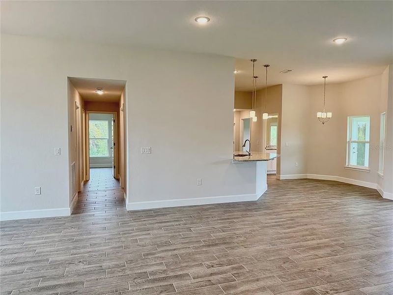Spacious, unfurnished interior of a new home in South Gulf Cove, Port Charlotte (Image 11).