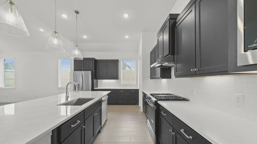 Furnished interior view inside a new home in Sienna 45', Missouri City (Image 9).