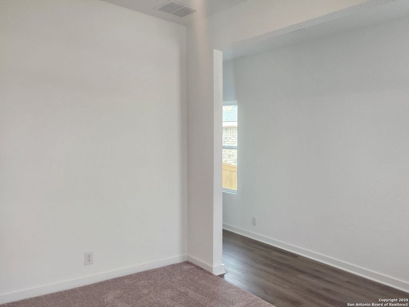 Spacious, unfurnished interior of a new home in Arcadia Ridge, San Antonio (Image 20).
