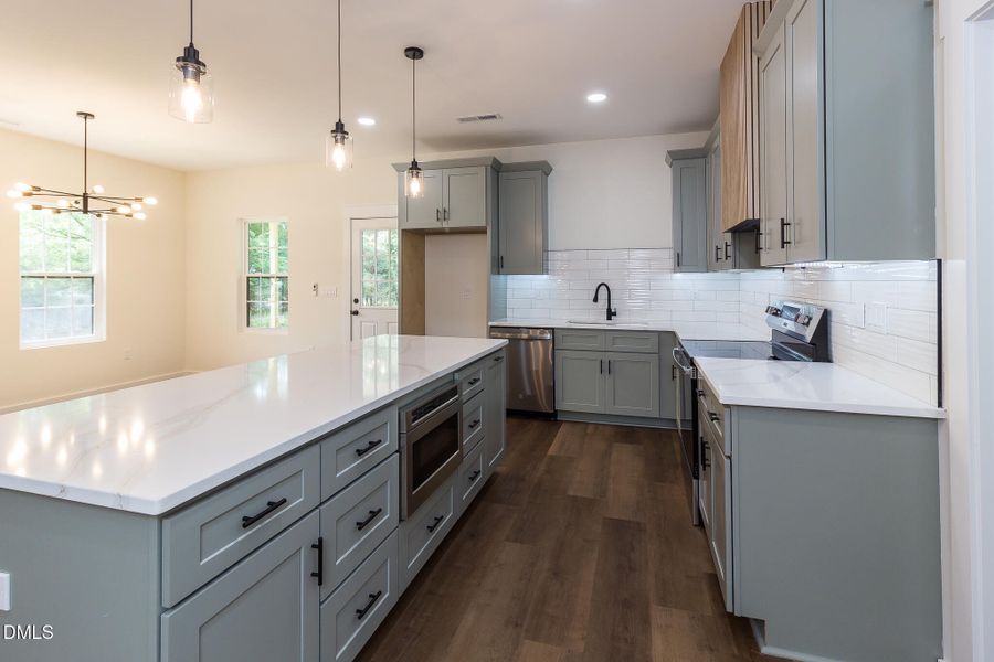 Kitchen & Breakfast Kitchen & Breakfast