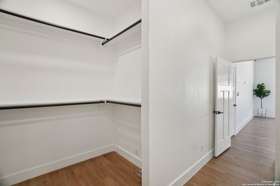 Spacious, unfurnished interior of a new home in , Canyon Lake (Image 30). Spacious, unfurnished interior of a new home in , Canyon Lake (Image 30).