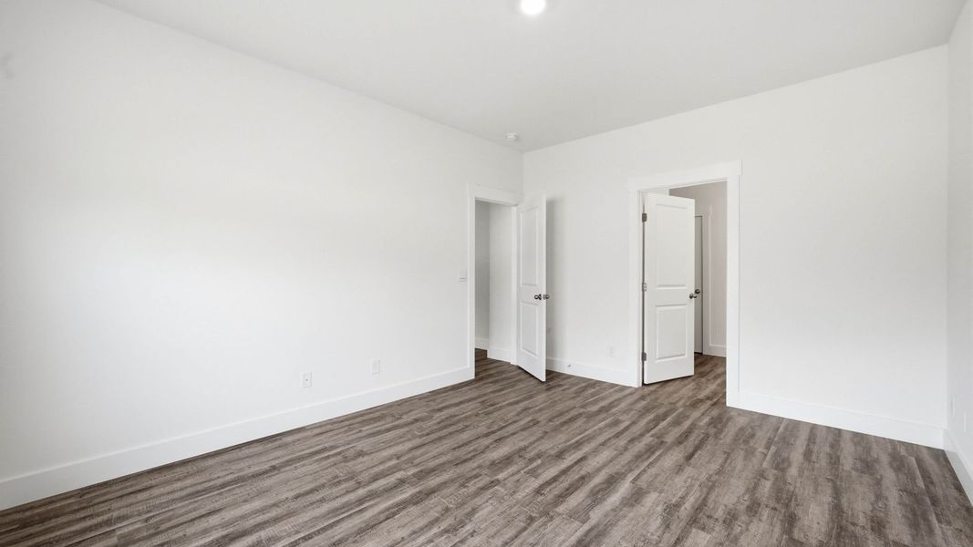 Spacious, unfurnished interior of a new home in Saint Andrews Garth, Kingsport (Image 23).