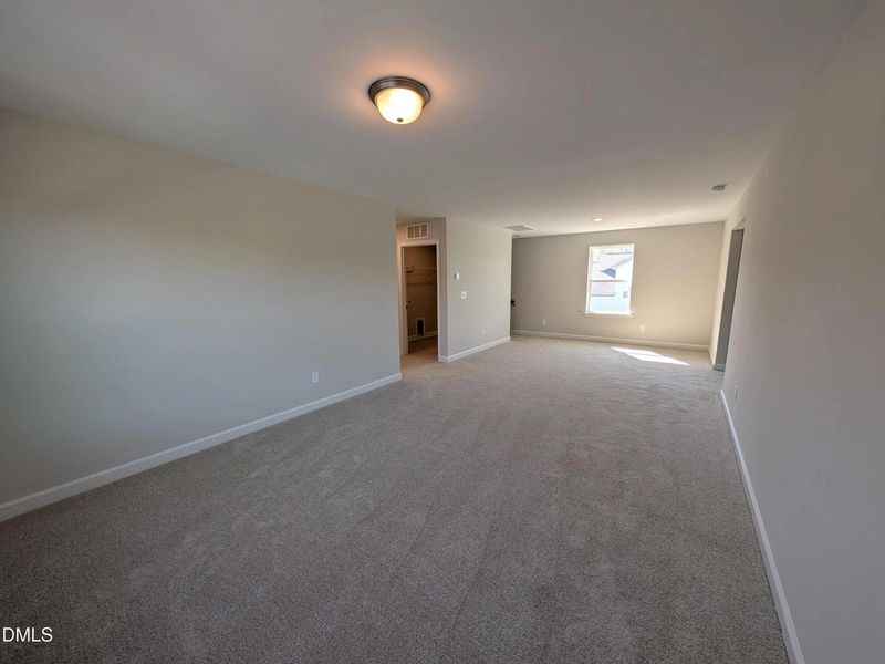 Spacious, unfurnished interior of a new home in Wendell Ridge, Wendell (Image 16).