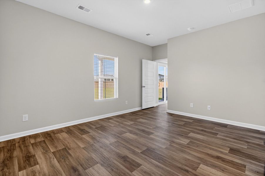 Spacious, unfurnished interior of a new home in Lindera Preserve at Cane Bay Plantation, Summerville (Image 11). Spacious, unfurnished interior of a new home in Lindera Preserve at Cane Bay Plantation, Summerville (Image 11).