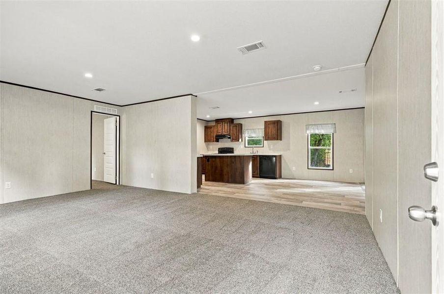 Spacious, unfurnished interior of a new home in , Dawsonville (Image 19).
