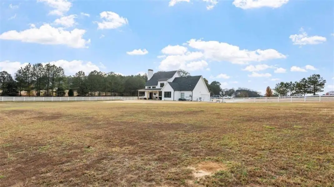 Image 38 of a home in .